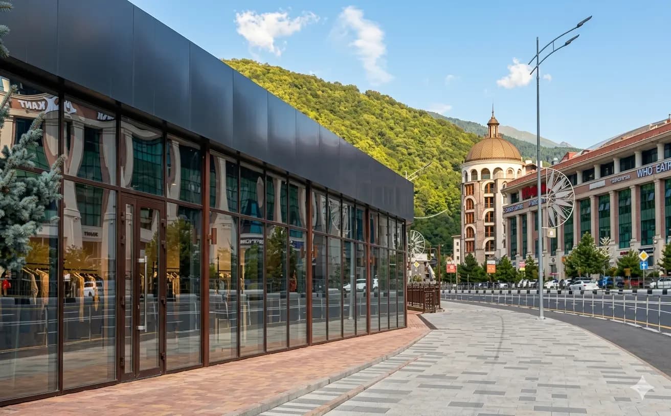 Здание в центре Красной поляны